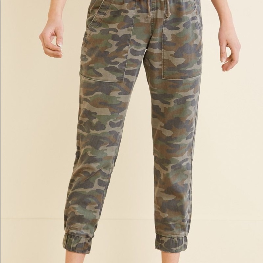 Cloth & Stone Camo Pocket Jogger